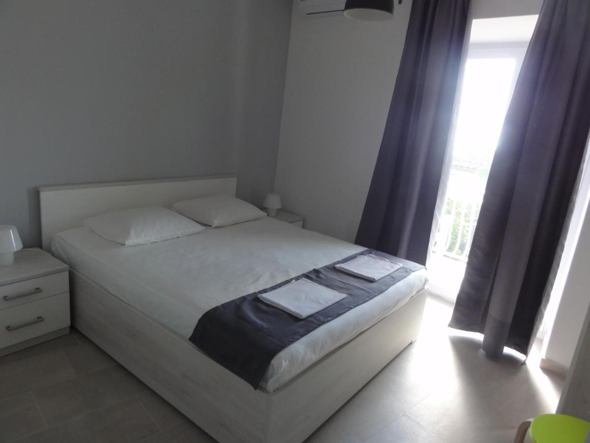 גראדאץ Apartmani Lara מראה חיצוני תמונה